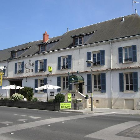 Logis Hostellerie Du Cheval Blanc Сент-Мор-де-Турен Екстер'єр фото