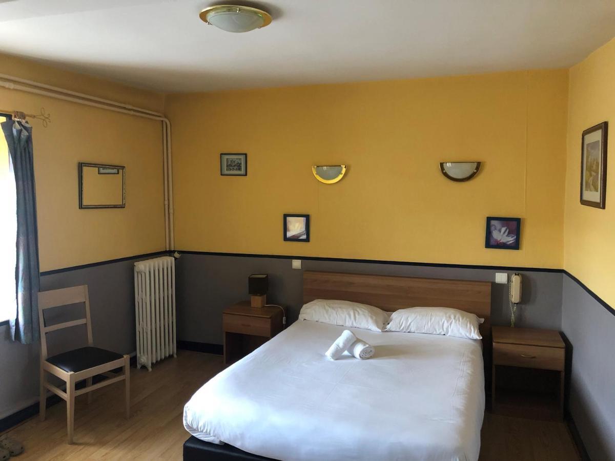 Logis Hostellerie Du Cheval Blanc Сент-Мор-де-Турен Екстер'єр фото