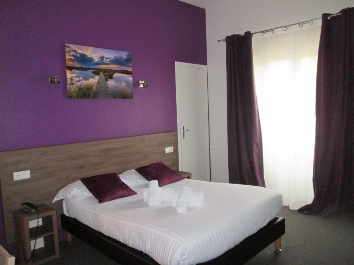 Logis Hostellerie Du Cheval Blanc Сент-Мор-де-Турен Екстер'єр фото