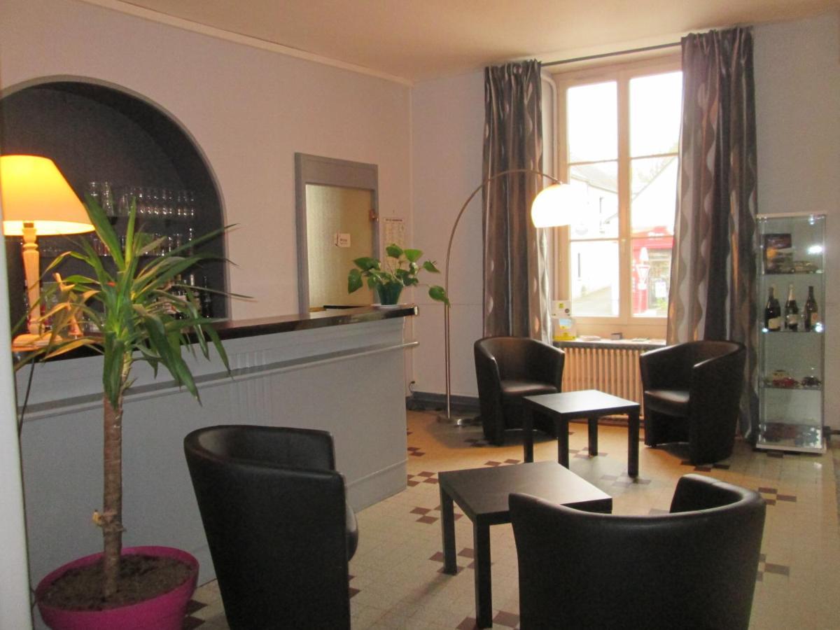 Logis Hostellerie Du Cheval Blanc Сент-Мор-де-Турен Екстер'єр фото