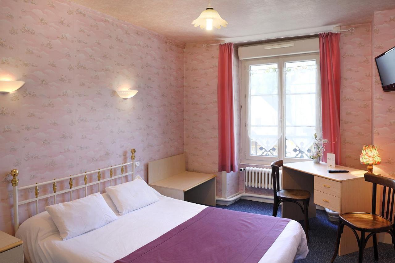 Logis Hostellerie Du Cheval Blanc Сент-Мор-де-Турен Екстер'єр фото