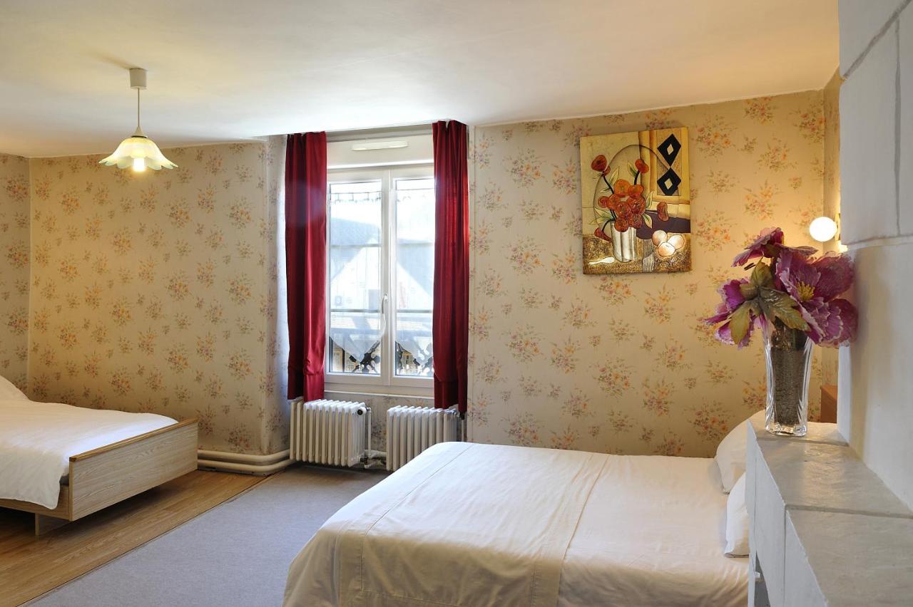 Logis Hostellerie Du Cheval Blanc Сент-Мор-де-Турен Екстер'єр фото