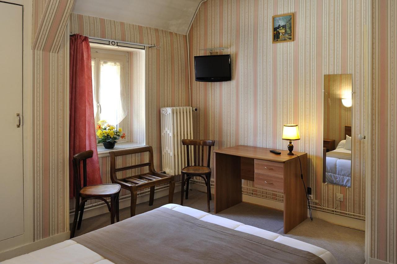Logis Hostellerie Du Cheval Blanc Сент-Мор-де-Турен Екстер'єр фото