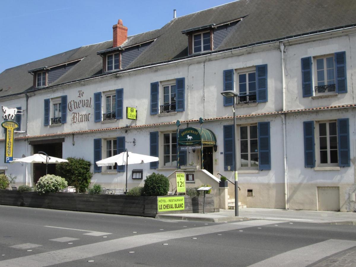 Logis Hostellerie Du Cheval Blanc Сент-Мор-де-Турен Екстер'єр фото