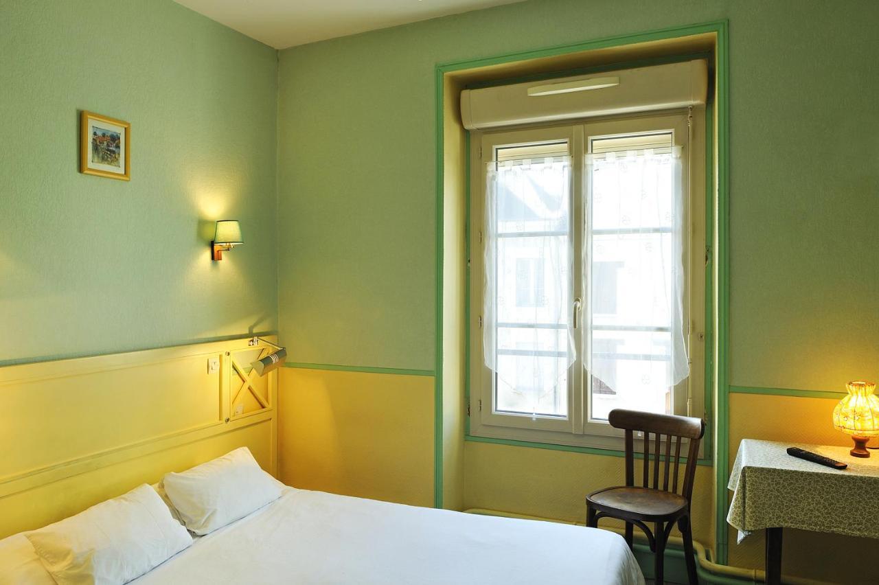 Logis Hostellerie Du Cheval Blanc Сент-Мор-де-Турен Екстер'єр фото
