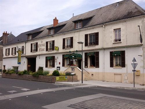 Logis Hostellerie Du Cheval Blanc Сент-Мор-де-Турен Екстер'єр фото