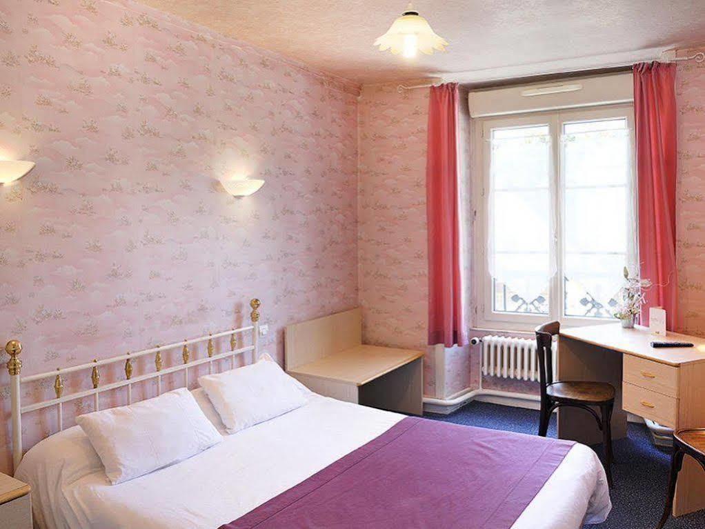 Logis Hostellerie Du Cheval Blanc Сент-Мор-де-Турен Екстер'єр фото