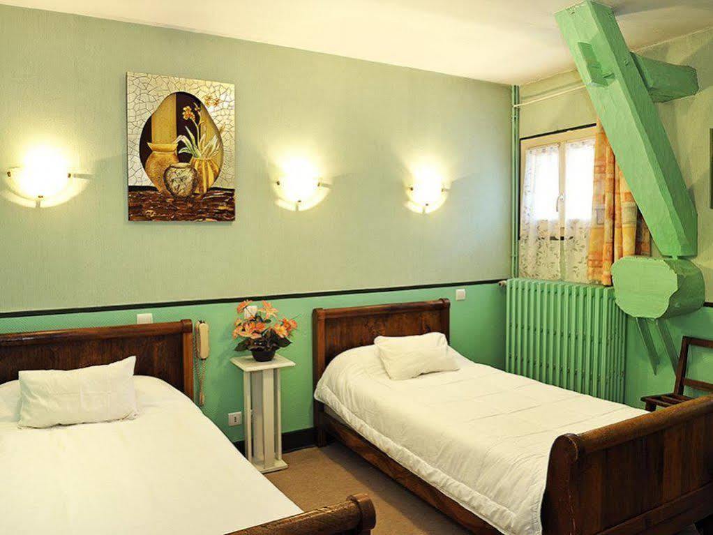 Logis Hostellerie Du Cheval Blanc Сент-Мор-де-Турен Екстер'єр фото