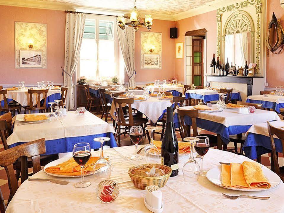 Logis Hostellerie Du Cheval Blanc Сент-Мор-де-Турен Екстер'єр фото